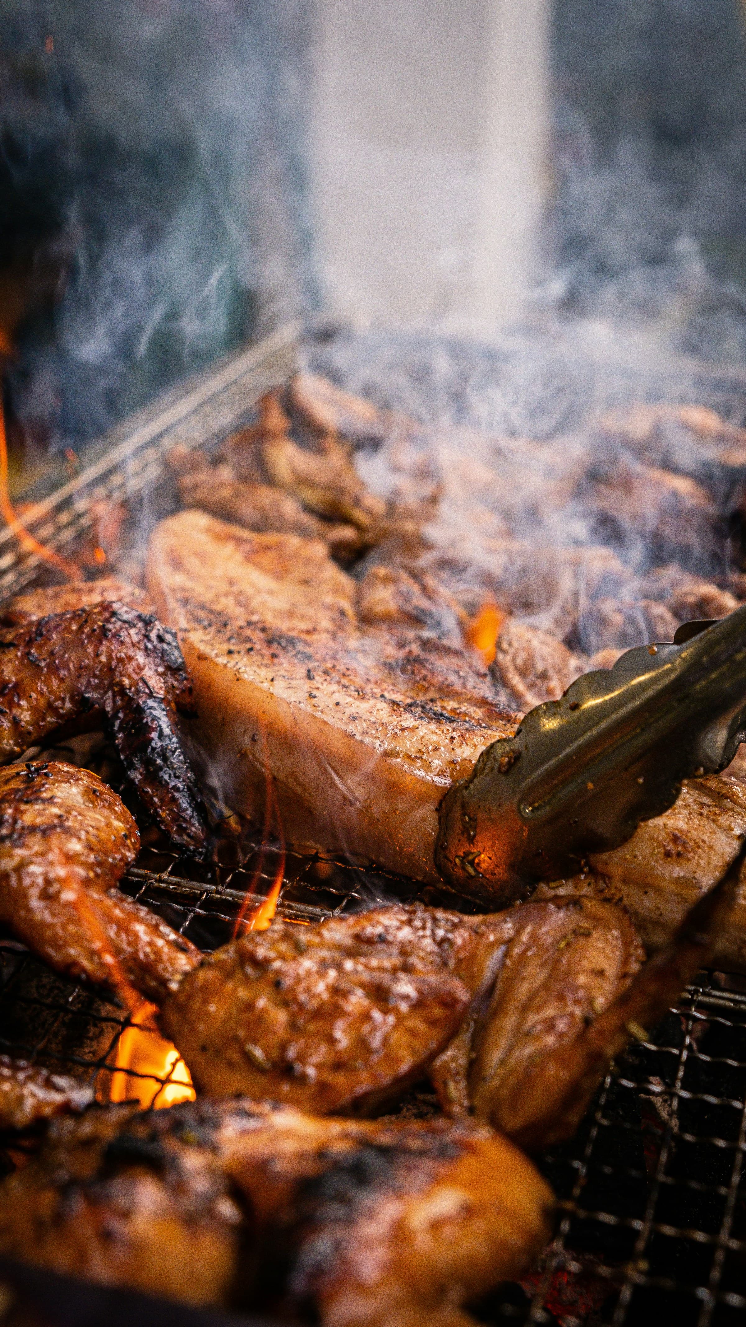 Fleisch vom Grill — Catering der Metzgerei Eschenwecker in Vilseck